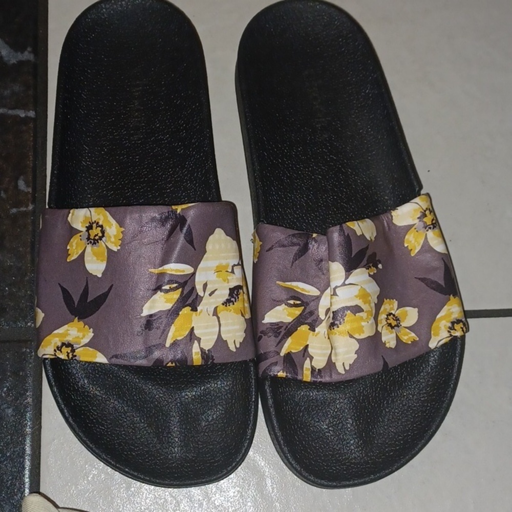 Chooka slides sandals, sz 9, floral, EUC